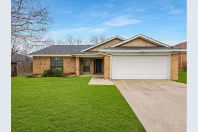 825 Bristol Avenue, Saginaw, TX 76179 - Photo 1