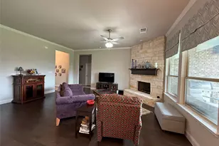 137 Constitution Dr, Joshua, TX 76058 - Photo 9