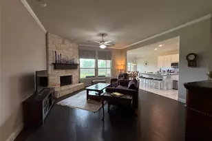 137 Constitution Dr, Joshua, TX 76058 - Photo 7