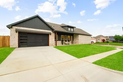 2300 Cherry Sage Drive, Arlington, TX 76001 - Photo 5