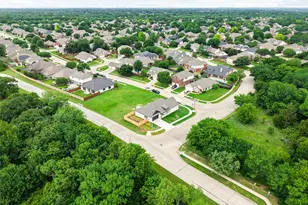 2300 Cherry Sage Dr, Arlington, TX 76001 - Photo 23
