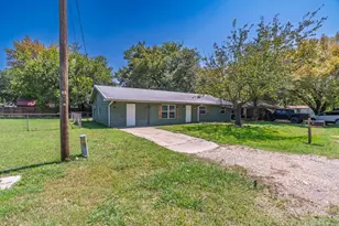 741 9th St, Cooper, TX 75432 - Photo 3