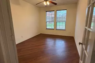 305 Moonlight Dr, Euless, TX 76039 - Photo 13