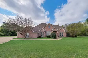 102 Dobbs Rd, Lake Dallas, TX 76208 - Photo 1