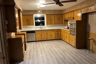 1813 E Belt Line Rd, Carrollton, TX 75006 - Photo 7