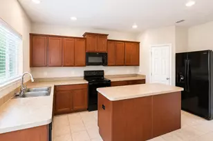5548 Thunder Bay Dr, Fort Worth, TX 76119 - Photo 3