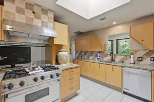 16702 Village Ln, Dallas, TX 75248 - Photo 13