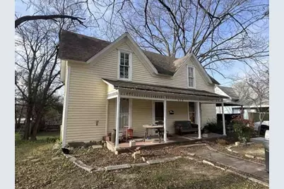 513 W Jefferson Street, Waxahachie, TX 75165 - Photo 1