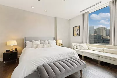 2408 Victory Park Lane #1035, Dallas, TX 75219 - Photo 3