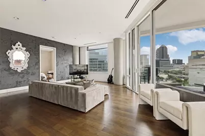 2408 Victory Park Lane #1035, Dallas, TX 75219 - Photo 11