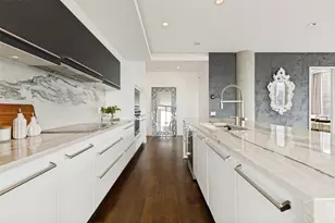 2408 Victory Park Ln, Dallas, TX 75219 - Photo 15