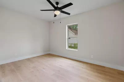 1404 E Baltimore Avenue, Fort Worth, TX 76104 - Photo 11