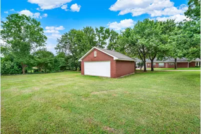 2735 Bent Oaks Drive, Burleson, TX 76028 - Photo 21