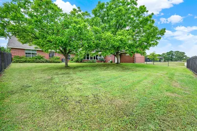 2735 Bent Oaks Drive, Burleson, TX 76028 - Photo 25
