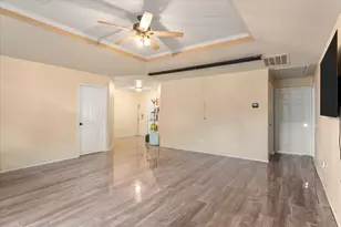 316 Coral Reef St, Gun Barrel City, TX 75156 - Photo 5