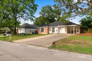 316 Coral Reef St, Gun Barrel City, TX 75156 - Photo 33