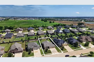 557 Lake Bluff Avenue, Oak Point, TX 75068 - Photo 33