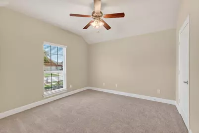 557 Lake Bluff Avenue, Oak Point, TX 75068 - Photo 15