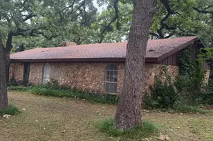 703 W Sherman St, Chico, TX 76431 - Photo 3