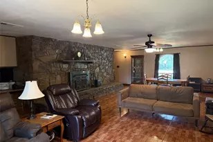 703 W Sherman St, Chico, TX 76431 - Photo 25