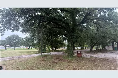 703 W Sherman Street, Chico, TX 76431 - Photo 9