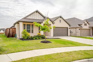 5709 Freeport Ln, Fort Worth, TX 76126 - Photo 3