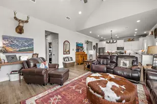 330 Daisy Ln, Robinson, TX 76706 - Photo 7