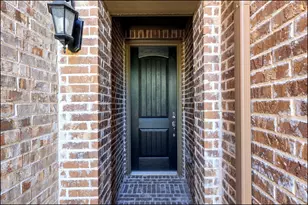3621 Harebell Dr, Carrollton, TX 75007 - Photo 3