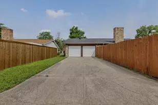 949 Meadowdale Cir, Garland, TX 75043 - Photo 39