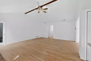 949 Meadowdale Cir, Garland, TX 75043 - Photo 7