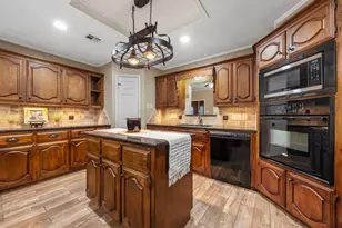 1072 Chapman Rd, Crawford, TX 76638 - Photo 9