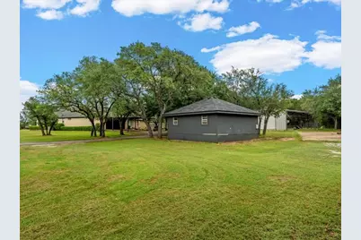 1072 Chapman Road, Crawford, TX 76638 - Photo 31