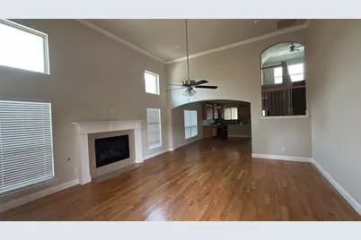 700 N Irving Heights Drive, Irving, TX 75061 - Photo 19