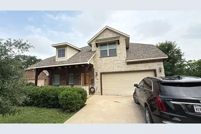 700 N Irving Heights Drive, Irving, TX 75061 - Photo 3