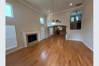 700 N Irving Heights Drive, Irving, TX 75061 - Photo 5