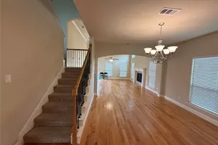 700 N Irving Heights Dr, Irving, TX 75061 - Photo 9