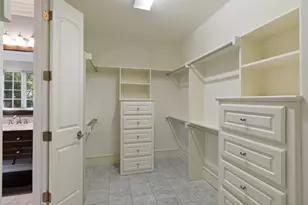 10630 Royal Springs Dr, Dallas, TX 75229 - Photo 21