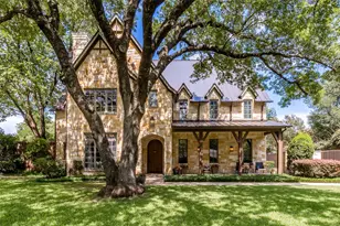 10630 Royal Springs Dr, Dallas, TX 75229 - Photo 1