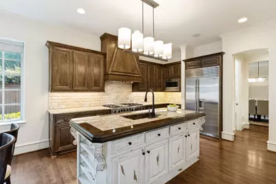 10630 Royal Springs Drive, Dallas, TX 75229 - Photo 13