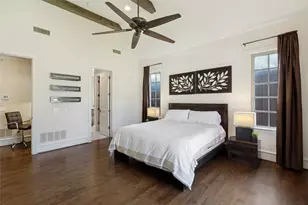 10630 Royal Springs Dr, Dallas, TX 75229 - Photo 17