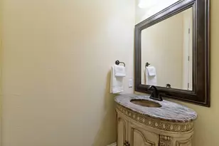 10630 Royal Springs Dr, Dallas, TX 75229 - Photo 11