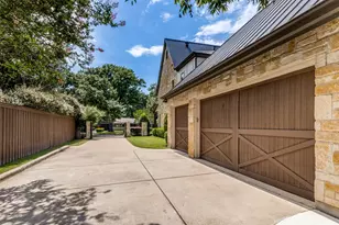 10630 Royal Springs Dr, Dallas, TX 75229 - Photo 31