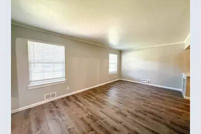 6461 Danbury Lane, Dallas, TX 75214 - Photo 5