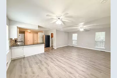6461 Danbury Lane, Dallas, TX 75214 - Photo 13