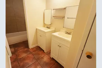 1344 N Cooper Street, Arlington, TX 76011 - Photo 3