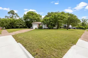 8033 Komalty Dr, Dallas, TX 75217 - Photo 5