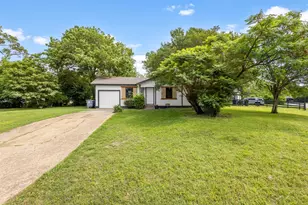 8033 Komalty Dr, Dallas, TX 75217 - Photo 7