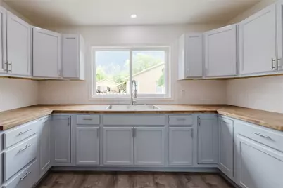 524 W Roberts Street, Gorman, TX 76454 - Photo 9