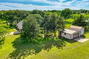 101 Meadow Ct, Weatherford, TX 76086 - Photo 33