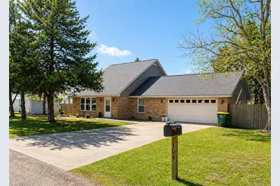 104 Cedar Creek Drive, Groesbeck, TX 76642 - Photo 1
